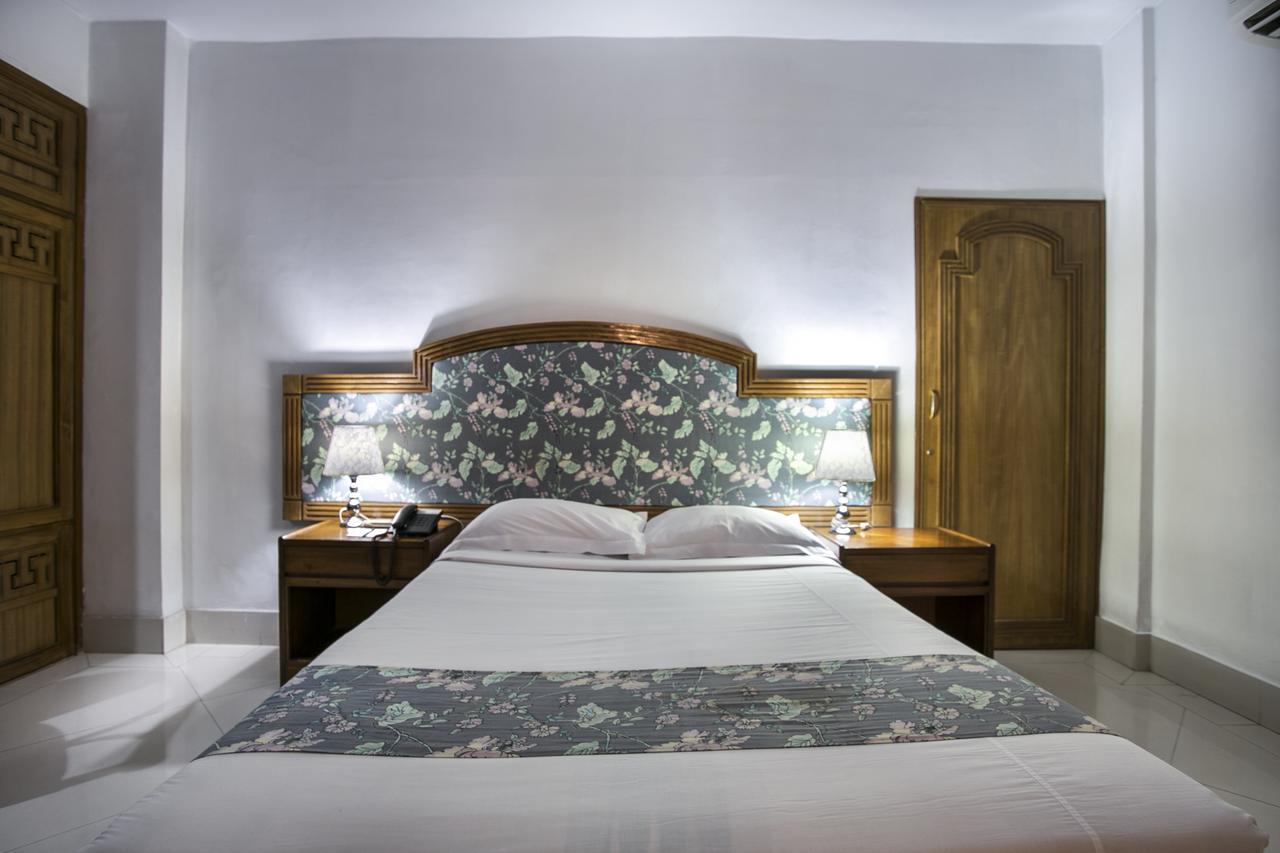 Hotel Purbani International Ltd. ダッカ エクステリア 写真